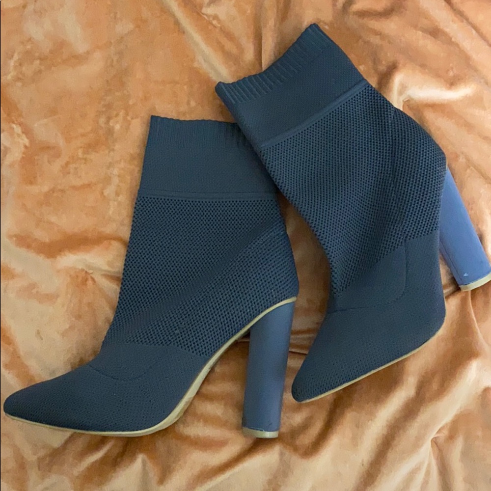 Sock fit boot